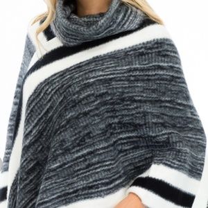 Beautiful Colorblock Turtleneck Poncho